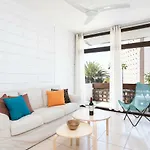 דירה Americas Downtown : Prime Location Accomm. ארונה